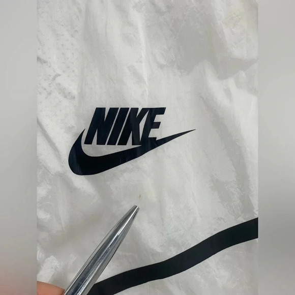 Nike Tech Aeroshield Windbreaker Jacket Sz S White And Black Running Outdoor Gym - Picture 3 of 10